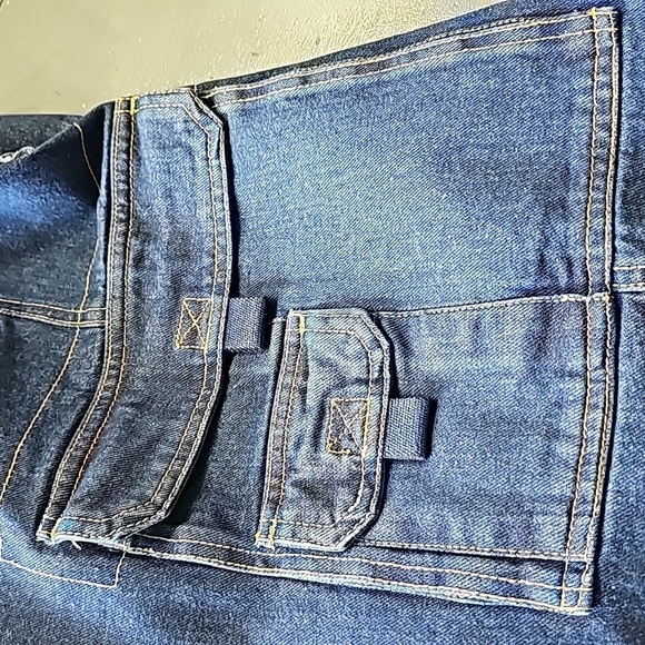 KINK SIZE, MENS dinim Shorts. Size‎ 48. Cargo style. Nice..nice pockets. - Picture 5 of 9